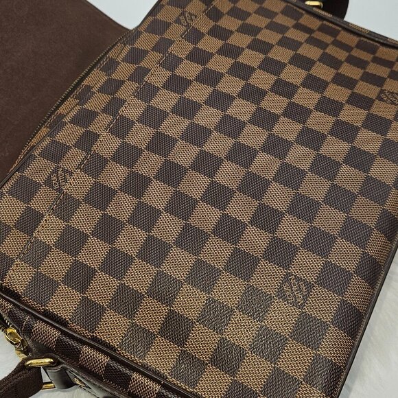 Louis Vuitton Damier  Ebene Shelton MM Messenger Bag - Picture 14 of 16